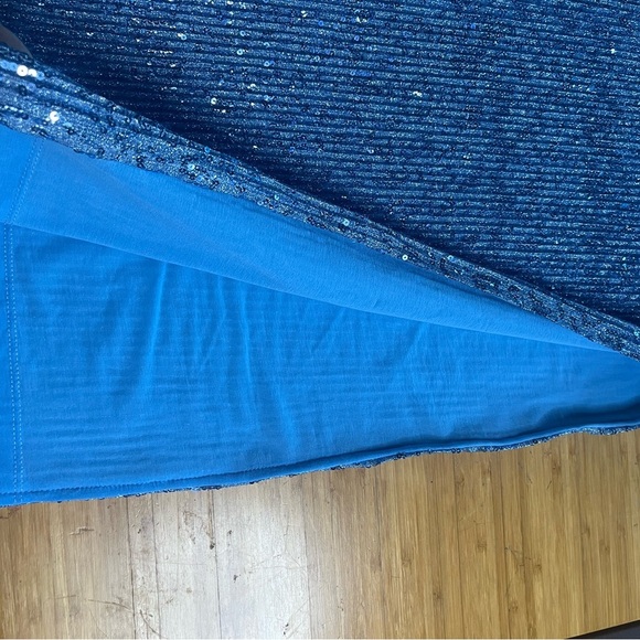 EUC Stine Goya- Isha Tunic in Color Hydrangea. Size M - Picture 9 of 9